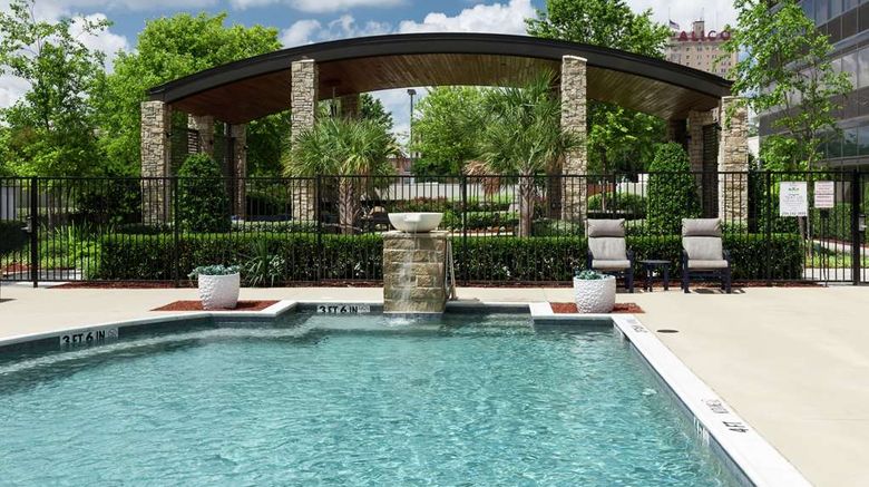 <b>Hilton Waco Pool</b>. Images powered by <a href="https://iceportal.shijigroup.com/" title="IcePortal" target="_blank">IcePortal</a>.