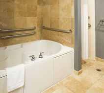 Hampton Inn & Suites Vineland Room
