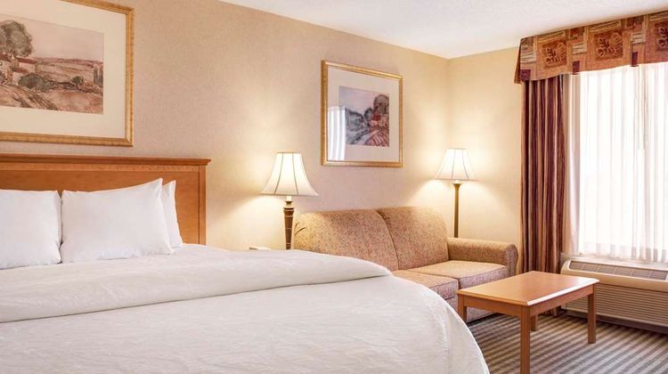 Hampton Inn & Suites Addison Room