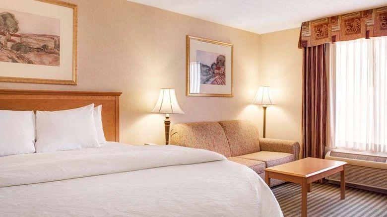 <b>Hampton Inn & Suites Addison Room</b>. Images powered by <a href="https://iceportal.shijigroup.com/" title="IcePortal" target="_blank">IcePortal</a>.