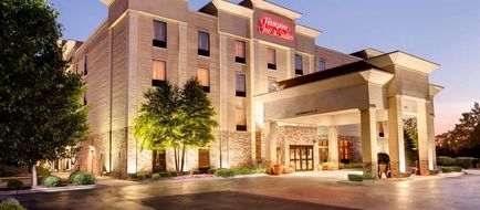 Hampton Inn & Suites Addison Exterior