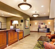 Hampton Inn & Suites Addison Exterior