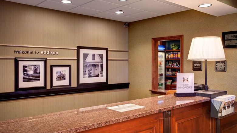 <b>Hampton Inn & Suites Addison Lobby</b>. Images powered by <a href="https://iceportal.shijigroup.com/" title="IcePortal" target="_blank">IcePortal</a>.