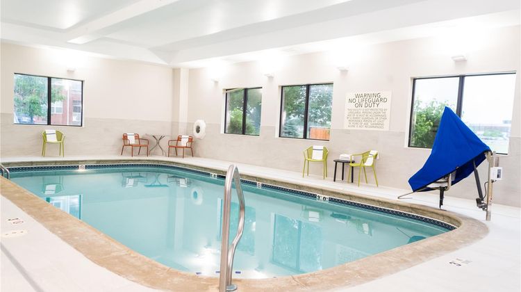 Hampton Inn & Suites Addison Pool