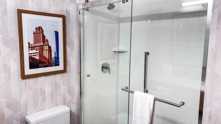 Hampton Inn & Suites Addison Room