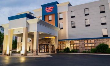Hampton Inn & Suites Addison