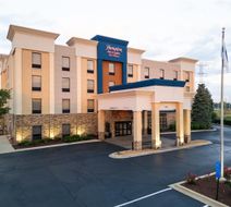 Hampton Inn & Suites Addison Exterior