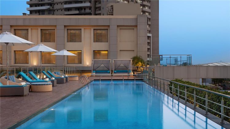 DoubleTree by Hilton Hotel Agra Pool