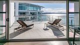 <b>Hilton Auckland Room</b>. Images powered by <a href="https://iceportal.shijigroup.com/" title="IcePortal" target="_blank">IcePortal</a>.