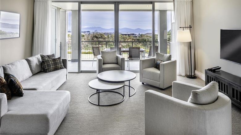 <b>Hilton Lake Taupo Room</b>. Images powered by <a href="https://iceportal.shijigroup.com/" title="IcePortal" target="_blank">IcePortal</a>.