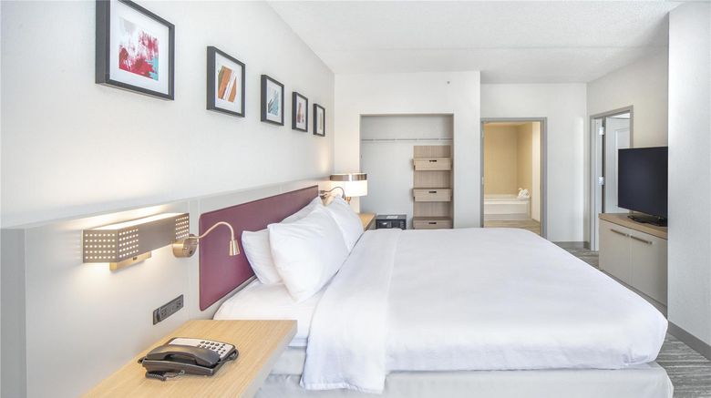 <b>Hilton Garden Inn Clifton Park Room</b>. Images powered by <a href="https://iceportal.shijigroup.com/" title="IcePortal" target="_blank">IcePortal</a>.