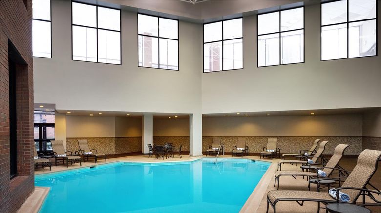 <b>Hilton Albany Pool</b>. Images powered by <a href="https://iceportal.shijigroup.com/" title="IcePortal" target="_blank">IcePortal</a>.