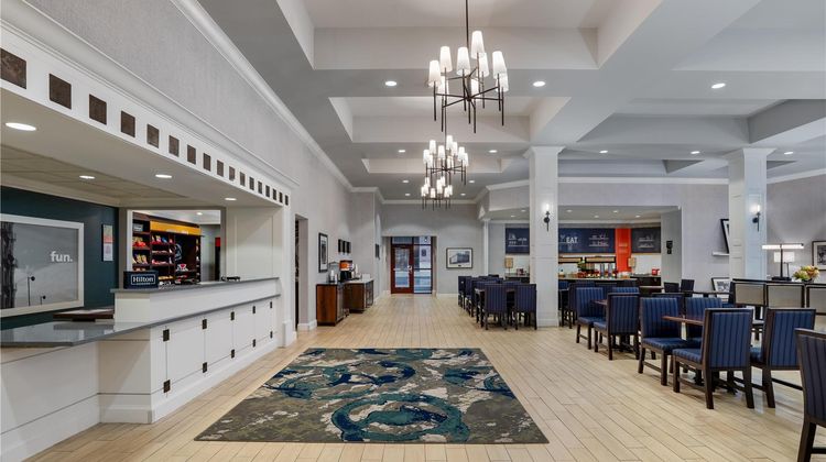 Hampton Inn & Suites Albany-Downtown Lobby