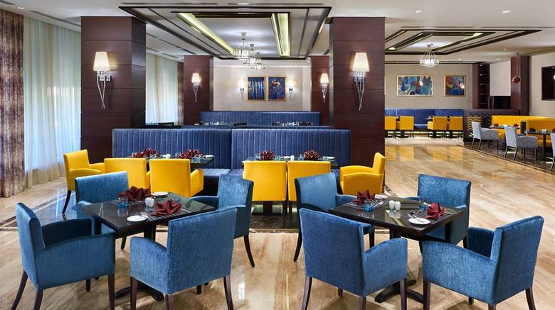 <b>Hilton Alexandria Green Plaza Restaurant</b>. Images powered by <a href="https://iceportal.shijigroup.com/" title="IcePortal" target="_blank">IcePortal</a>.