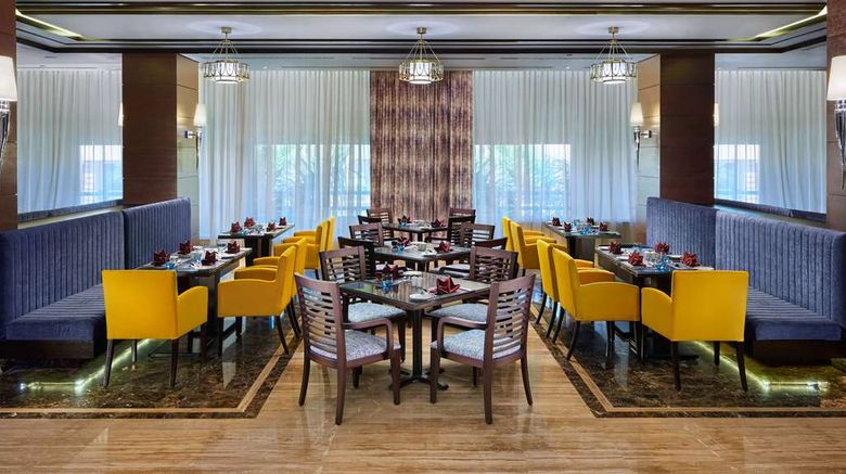 <b>Hilton Alexandria Green Plaza Restaurant</b>. Images powered by <a href="https://iceportal.shijigroup.com/" title="IcePortal" target="_blank">IcePortal</a>.