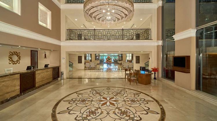 Hilton Alexandria King's Ranch Lobby
