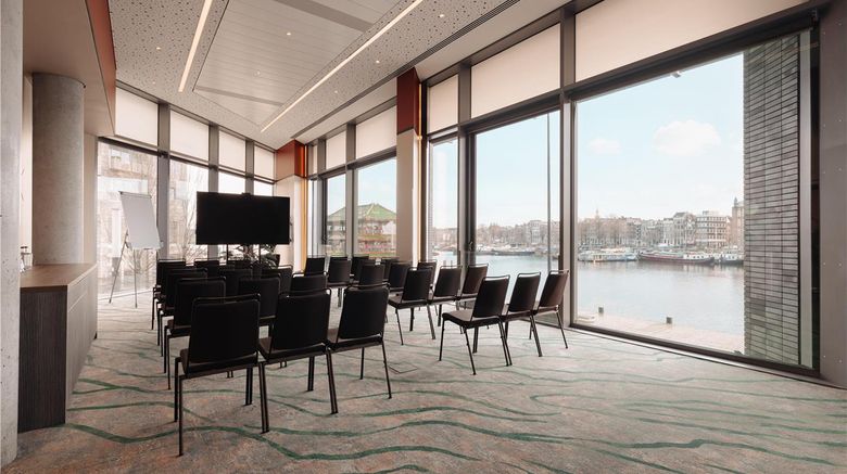 <b>DoubleTree Amsterdam Centraal Station Meeting</b>. Images powered by <a href="https://iceportal.shijigroup.com/" title="IcePortal" target="_blank">IcePortal</a>.