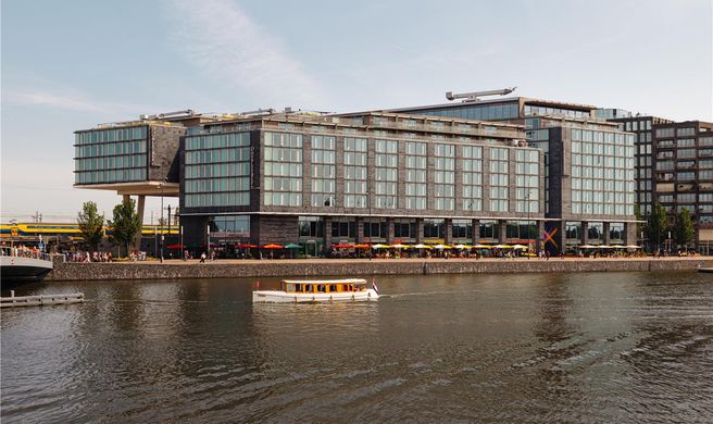 DoubleTree Amsterdam Centraal Station Exterior