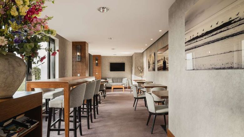 <b>Hilton The Hague Lobby</b>. Images powered by <a href="https://iceportal.shijigroup.com/" title="IcePortal" target="_blank">IcePortal</a>.