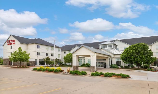 Hilton Garden Inn Ames Exterior