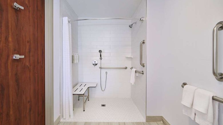<b>Hilton Garden Inn Anchorage Room</b>. Images powered by <a href="https://iceportal.shijigroup.com/" title="IcePortal" target="_blank">IcePortal</a>.