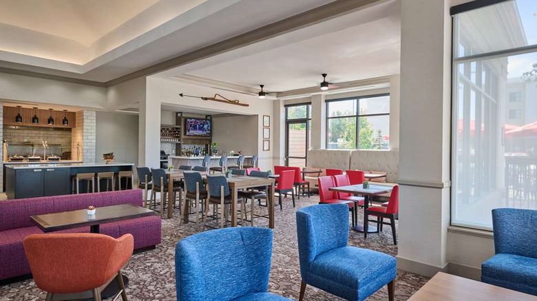 <b>Hilton Garden Inn Anchorage Restaurant</b>. Images powered by <a href="https://iceportal.shijigroup.com/" title="IcePortal" target="_blank">IcePortal</a>.