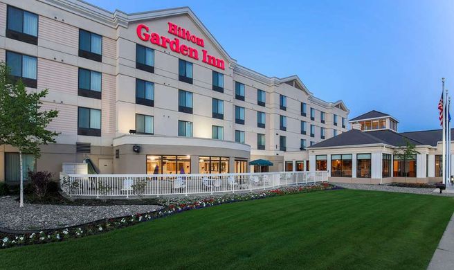 Hilton Garden Inn Anchorage Exterior