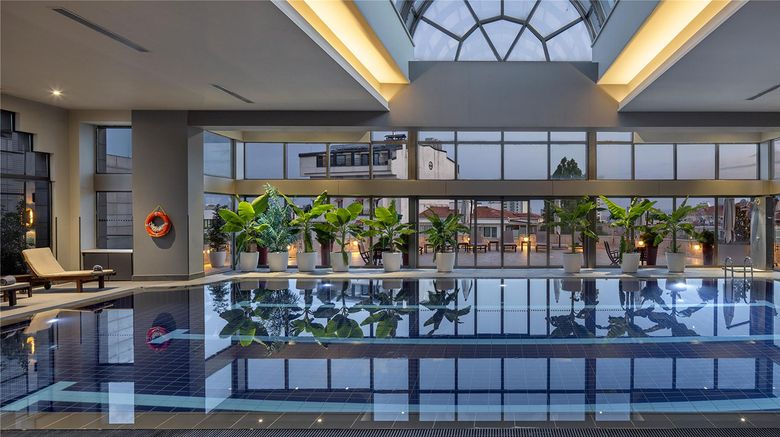 <b>Ankara Hilton Pool</b>. Images powered by <a href="https://iceportal.shijigroup.com/" title="IcePortal" target="_blank">IcePortal</a>.