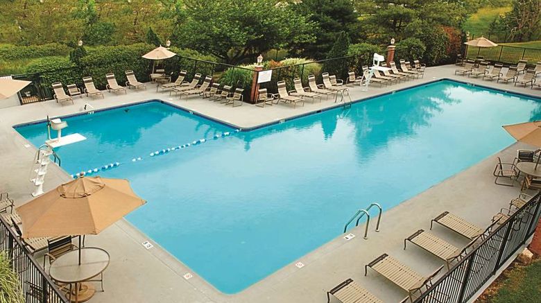<b>DoubleTree by Hilton Hotel Annapolis Pool</b>. Images powered by <a href="https://iceportal.shijigroup.com/" title="IcePortal" target="_blank">IcePortal</a>.