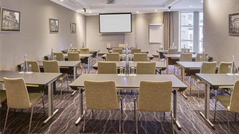 <b>Hilton Antwerp Old Town Meeting</b>. Images powered by <a href="https://iceportal.shijigroup.com/" title="IcePortal" target="_blank">IcePortal</a>.