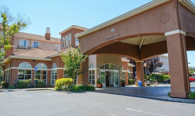 Hilton Garden Inn Napa Exterior