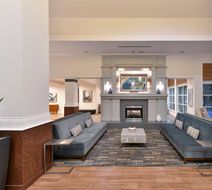 Hilton Garden Inn Napa Lobby