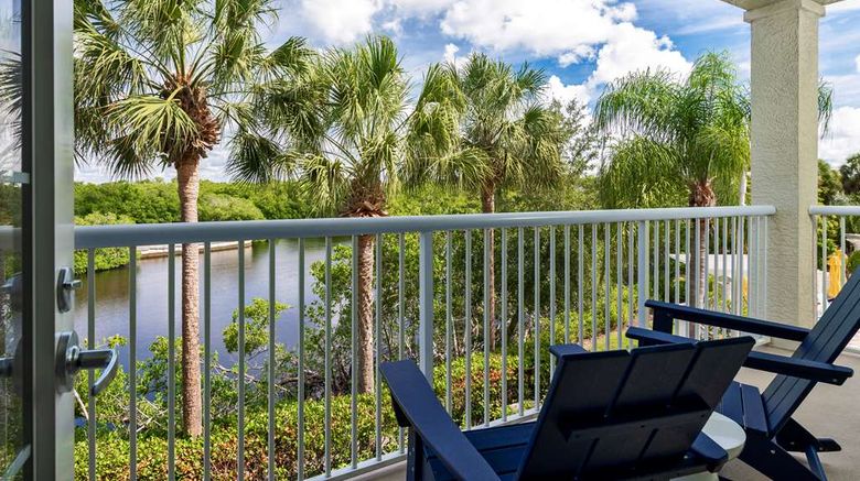 <b>DoubleTree Suites by Hilton Hotel Naples Room</b>. Images powered by <a href="https://iceportal.shijigroup.com/" title="IcePortal" target="_blank">IcePortal</a>.