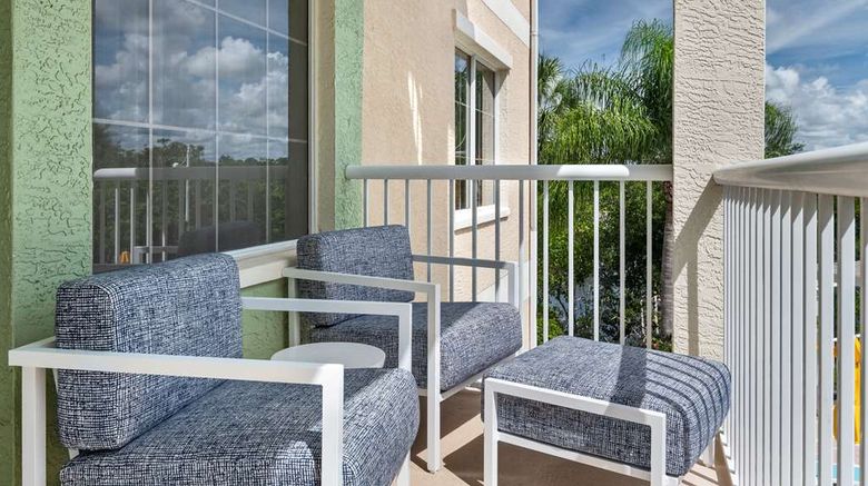 <b>DoubleTree Suites by Hilton Hotel Naples Room</b>. Images powered by <a href="https://iceportal.shijigroup.com/" title="IcePortal" target="_blank">IcePortal</a>.