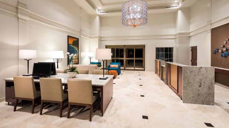 <b>DoubleTree Suites by Hilton Hotel Naples Lobby</b>. Images powered by <a href="https://iceportal.shijigroup.com/" title="IcePortal" target="_blank">IcePortal</a>.