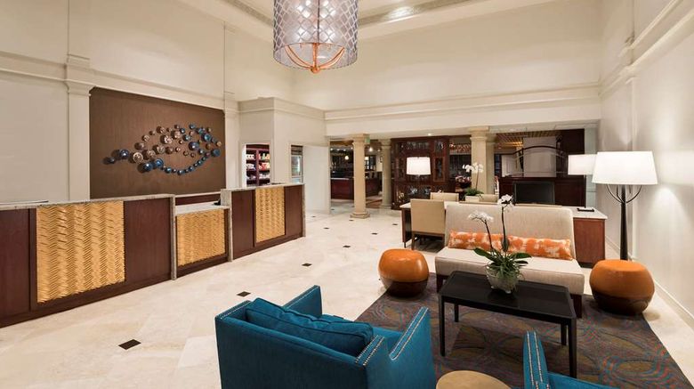 <b>DoubleTree Suites by Hilton Hotel Naples Lobby</b>. Images powered by <a href="https://iceportal.shijigroup.com/" title="IcePortal" target="_blank">IcePortal</a>.