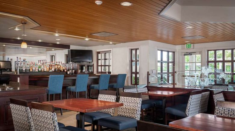 <b>DoubleTree Suites by Hilton Hotel Naples Restaurant</b>. Images powered by <a href="https://iceportal.shijigroup.com/" title="IcePortal" target="_blank">IcePortal</a>.