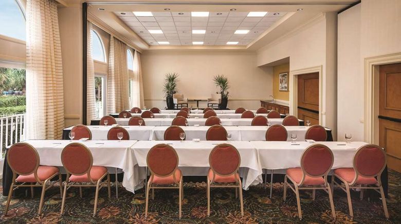 <b>Hilton Naples Meeting</b>. Images powered by <a href="https://iceportal.shijigroup.com/" title="IcePortal" target="_blank">IcePortal</a>.