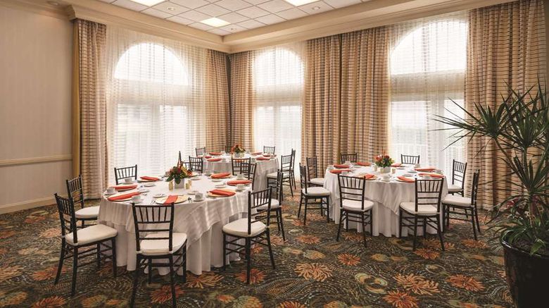 <b>Hilton Naples Meeting</b>. Images powered by <a href="https://iceportal.shijigroup.com/" title="IcePortal" target="_blank">IcePortal</a>.