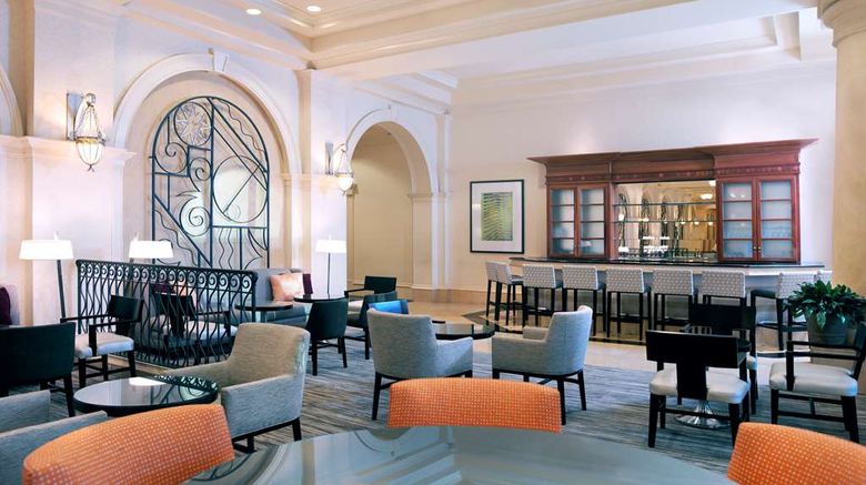 <b>Hilton Naples Lobby</b>. Images powered by <a href="https://iceportal.shijigroup.com/" title="IcePortal" target="_blank">IcePortal</a>.