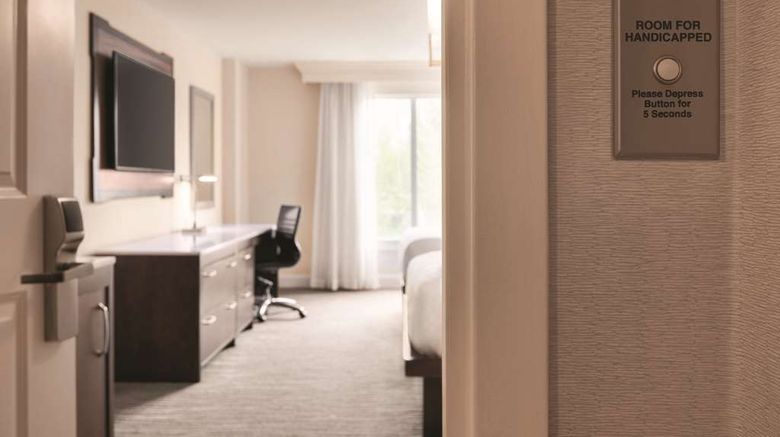 <b>Hilton Naples Other</b>. Images powered by <a href="https://iceportal.shijigroup.com/" title="IcePortal" target="_blank">IcePortal</a>.