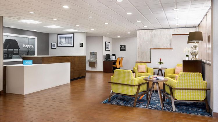 Hampton Inn Naples Central Lobby