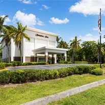 Hampton Inn Naples Central