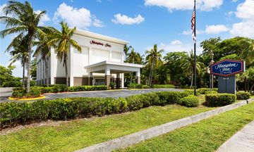 Hampton Inn Naples Central