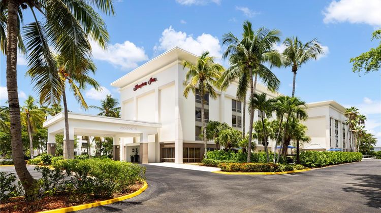 Hampton Inn Naples Central Exterior