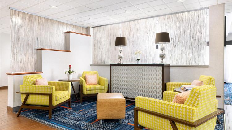 Hampton Inn Naples Central Lobby