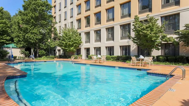 <b>DoubleTree Atlanta Airport Pool</b>. Images powered by <a href="https://iceportal.shijigroup.com/" title="IcePortal" target="_blank">IcePortal</a>.