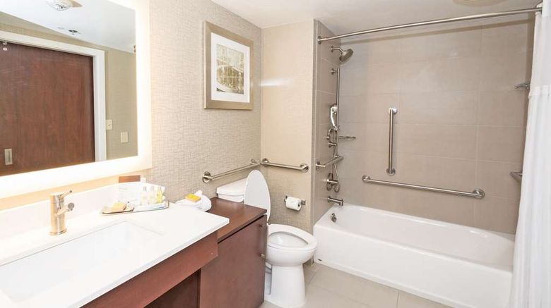 <b>DoubleTree Suites Atlanta - Galleria Room</b>. Images powered by <a href="https://iceportal.shijigroup.com/" title="IcePortal" target="_blank">IcePortal</a>.