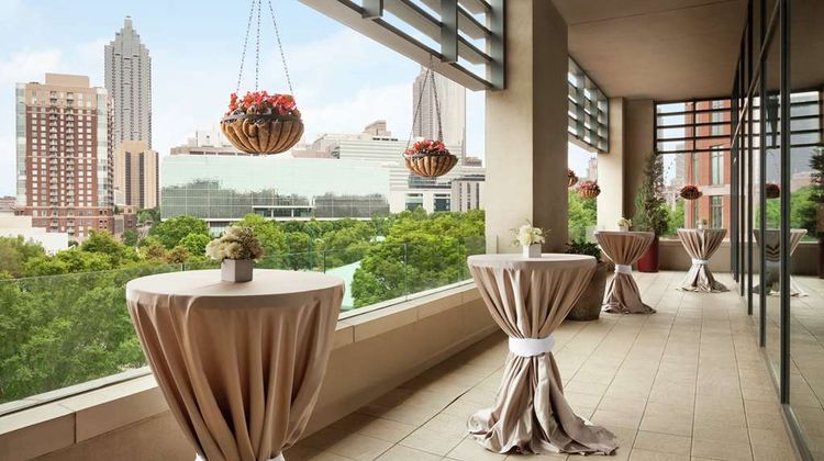 Hilton Garden Inn Atlanta Downtown Exterior