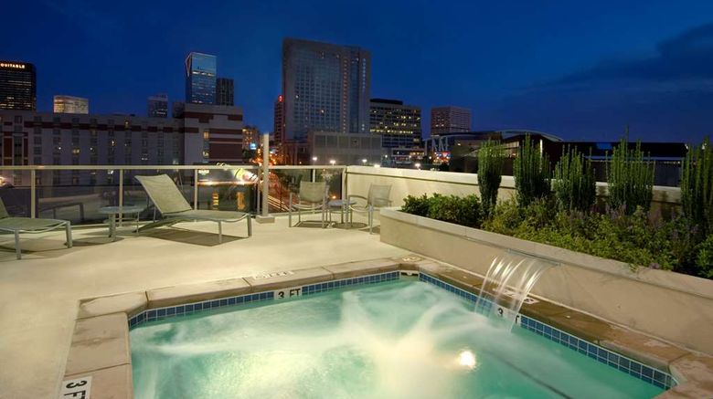 <b>Hilton Garden Inn Atlanta Downtown Pool</b>. Images powered by <a href="https://iceportal.shijigroup.com/" title="IcePortal" target="_blank">IcePortal</a>.